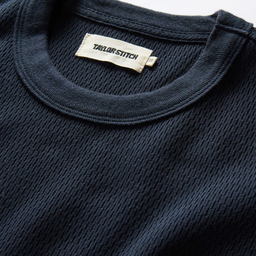 Taylor Stitch - The Organic Cotton Short Sleeve Crew in Dark