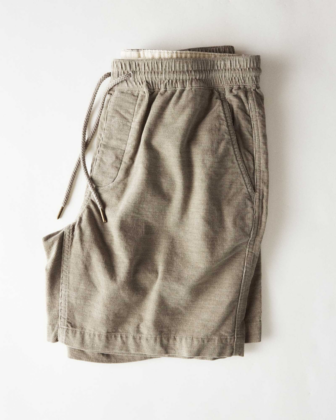 Taylor Stitch - The Apres Short in Heather Moss Pincord