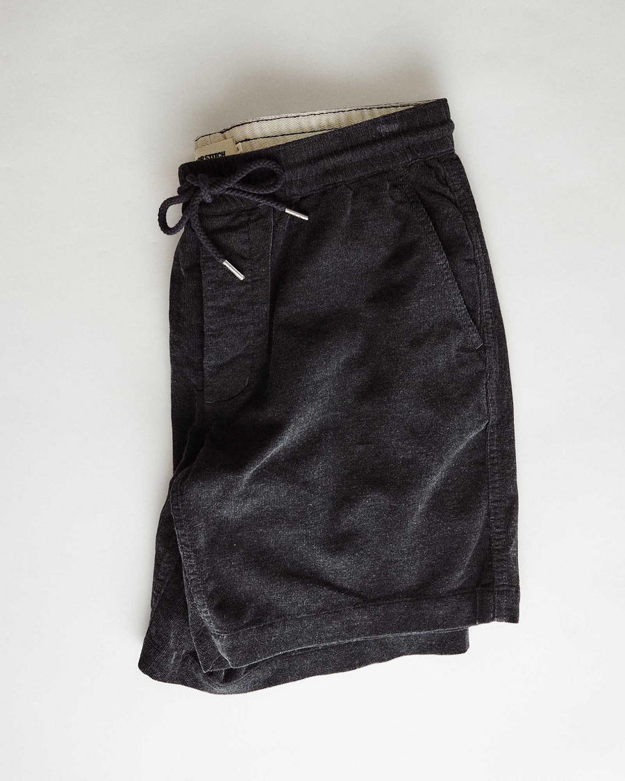 Taylor Stitch - The Apres Short in Heather Coal Pincord