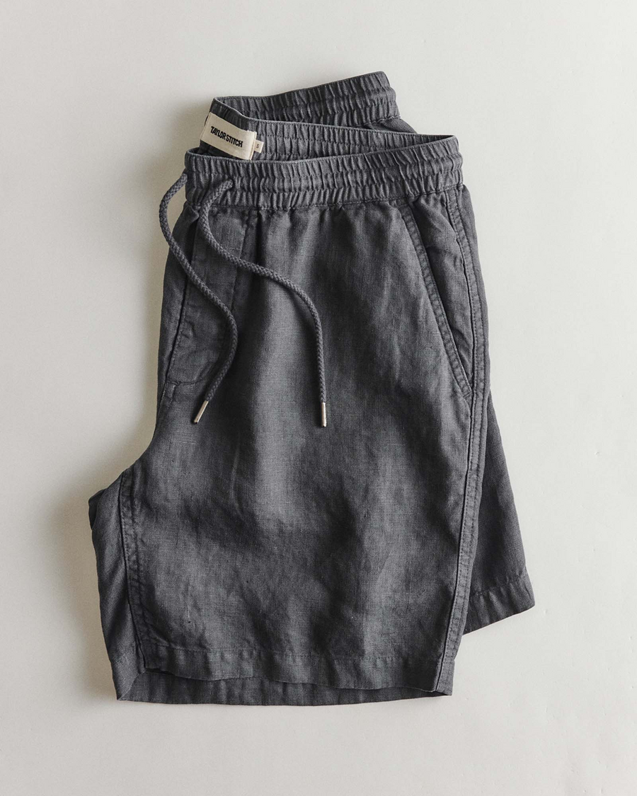 Taylor Stitch - The Apres Short in Faded Black Hemp